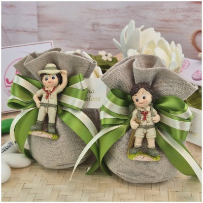 Bomboniera Comunione Bimbo Sacchetto Lino "Piccolo Scout" con Statuina Esploratore