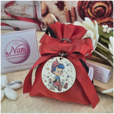 Bomboniera a tema Pinocchio Sacchettino Rosso con portachiavi personalizzato