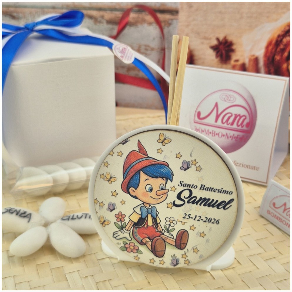 Bomboniera a tema Pinocchio profumatore in plexiglas e legno personalizzato